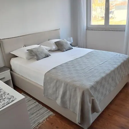 Semesterbostad House Lakvere Pula