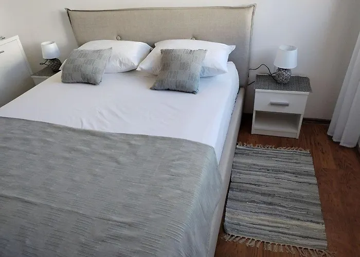 House Lakvere * بولا